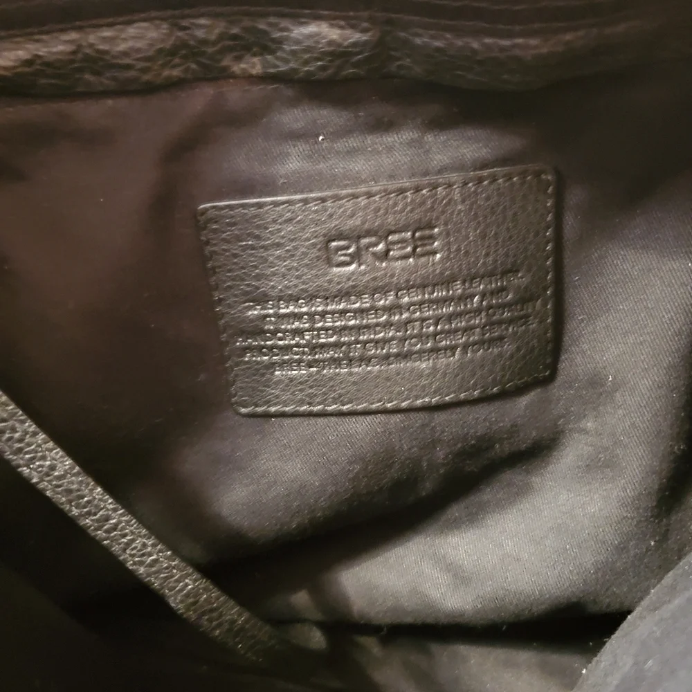 Bree Germany Black Leather Shoulder Bag - Picture 6 of 11